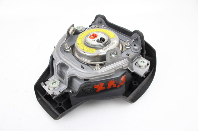 Подушка в руле 4513042100B0 TOYOTA