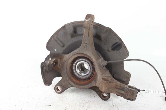 SUZUKI 4515161M00 Цапфа передняя левая в наличии Харьков