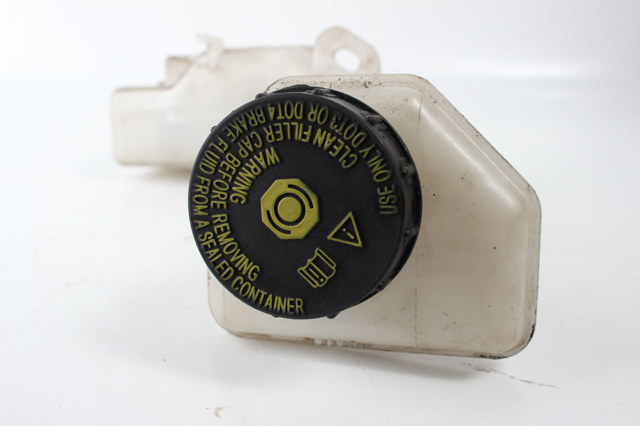 NISSAN 460914BA0A Бачок тормозной в наличии Чернигов