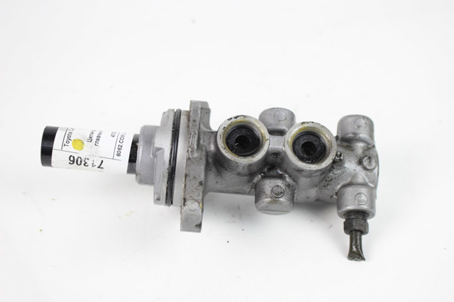 TOYOTA 4720106430 Главный тормозной цилиндр в наличии Винница