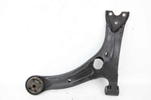 Передний нижний рычаг 480680F010 TOYOTA