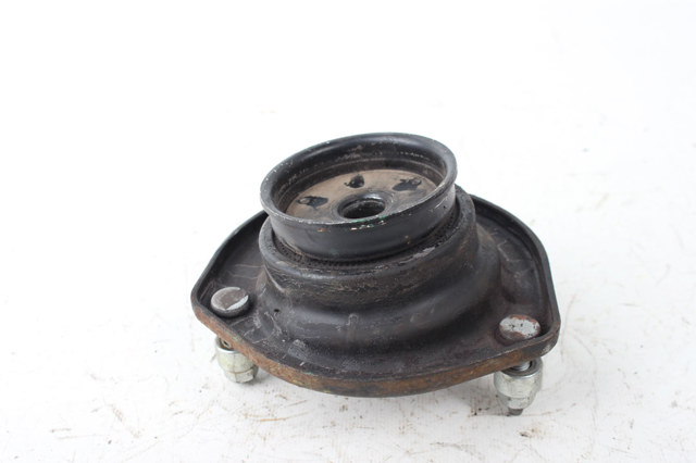 Опора пружины задней левой 4876033080 TOYOTA
