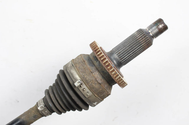 Полуось задняя, правая 496012W050 HYUNDAI