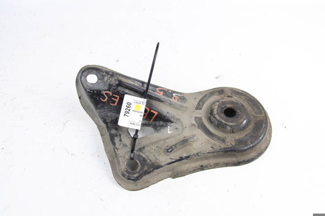 TOYOTA 5102433070 Кронштейн передней балки в наличии Ужгород