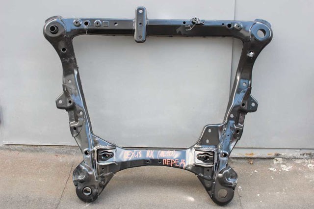 Передняя балка 5110048071 TOYOTA