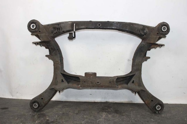 Поперечка задней подвески 5120648090 TOYOTA