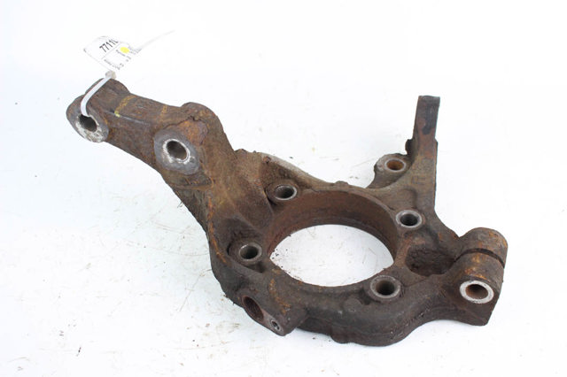 Кулак поворотный передний правый 517162W000 HYUNDAI