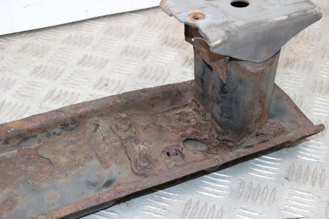 5202312240 TOYOTA Усилитель бампера заднего купить в Днепр
