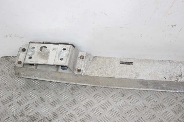 TOYOTA 5202330290 Усилитель заднего бампера в наличии Винница