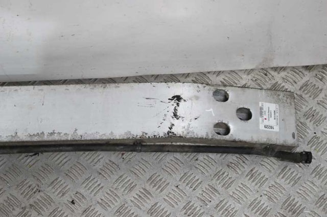 Усилитель переднего бампера  5213130260 TOYOTA