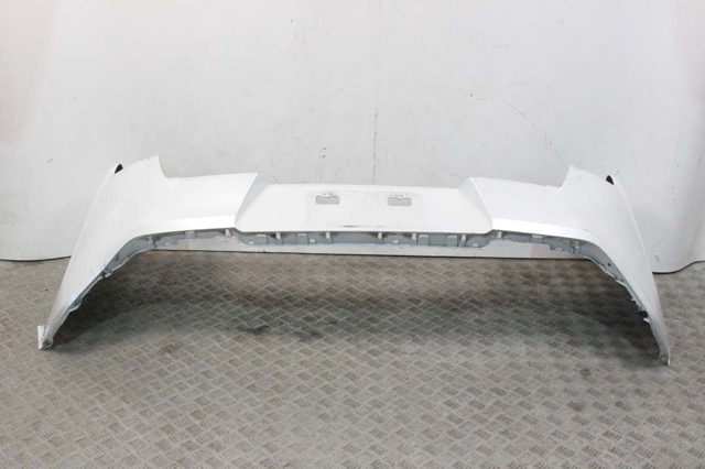 Бампер задний 5215976919 TOYOTA