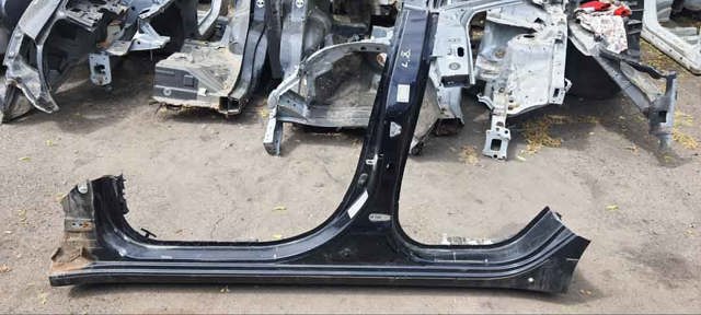 Порог наружний левый 5253D633 MITSUBISHI