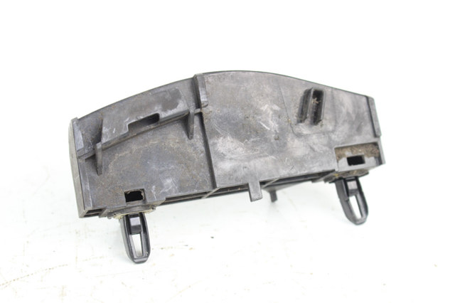 Правый кронштейн заднего бампера 5256205030 TOYOTA