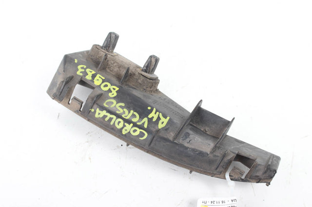 Правый кронштейн крепления бампера заднего 525620F010 TOYOTA