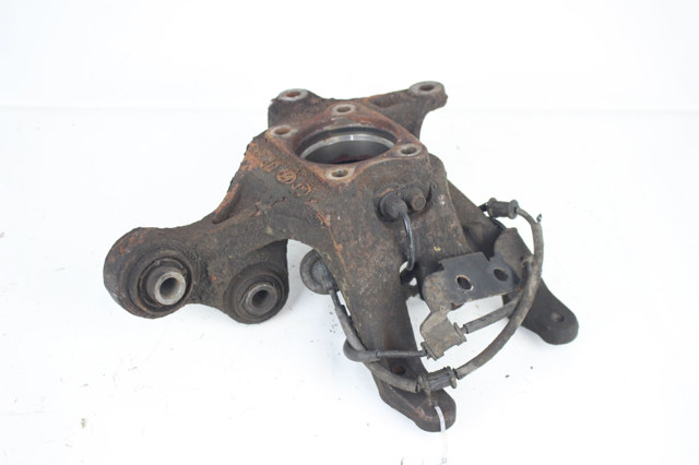 Кулак поворотный правый 52720A6400 HYUNDAI