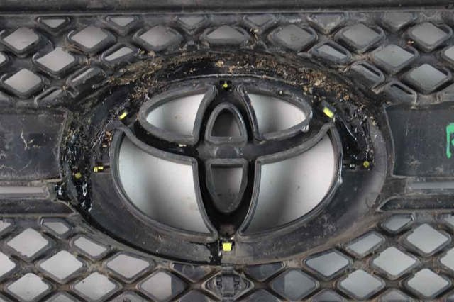 TOYOTA 5310142140 Решетка радиатора в наличии Ирпень