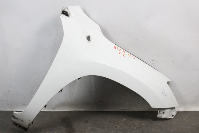 Боковая часть передняя правая 5380142130 TOYOTA
