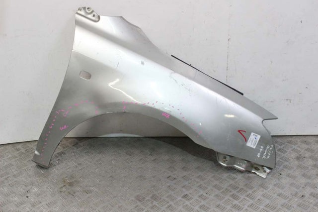 TOYOTA 5381105040 Крыло переднее правое в наличии Ирпень