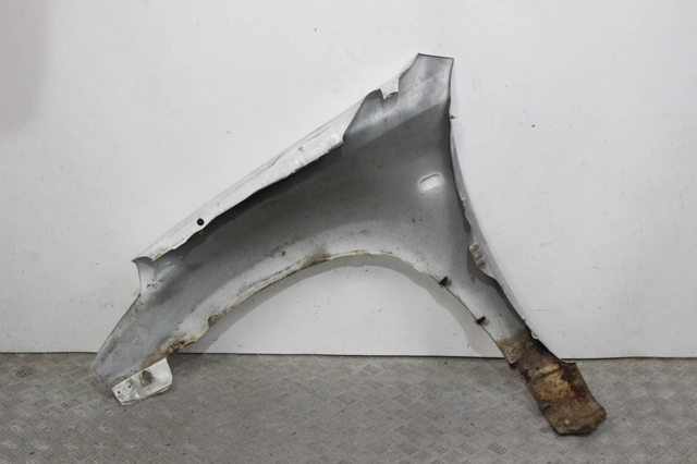 Переднее правое крыло 5381142160 TOYOTA