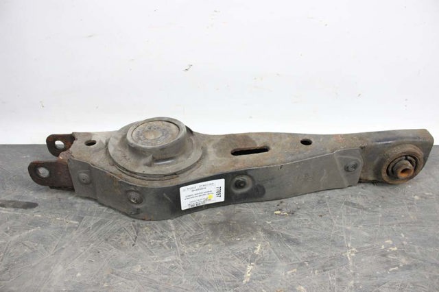 Рычаг задней подвески нижний, правый 552202W150 HYUNDAI