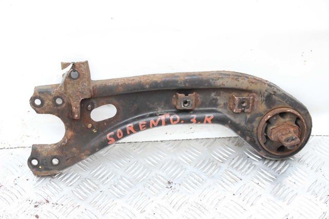 Рычаг/тяга задней подвески продольный нижний, правый 552802P410 HYUNDAI