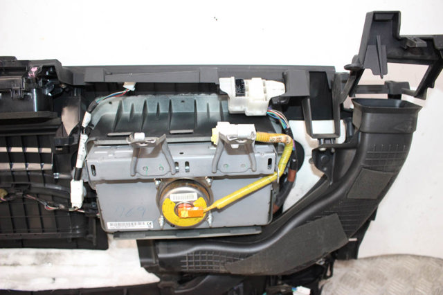 TOYOTA 5530047220C0 Торпедо в наличии Львов