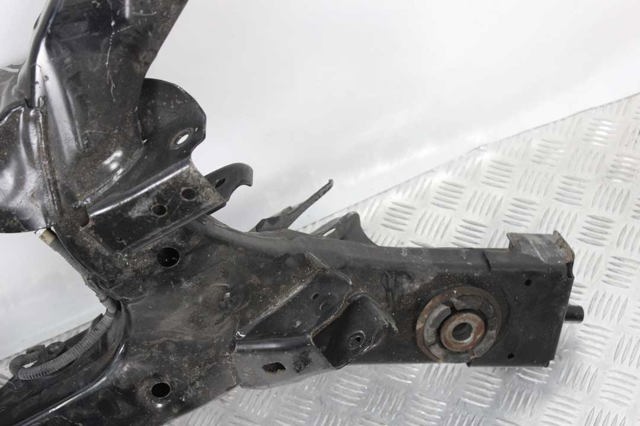Балка задней подвески поперечная 554003KD1A NISSAN