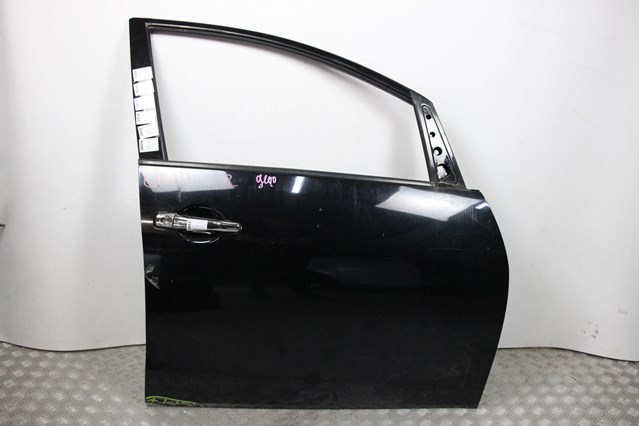 Пассажирская передняя дверь 5700A036 MITSUBISHI