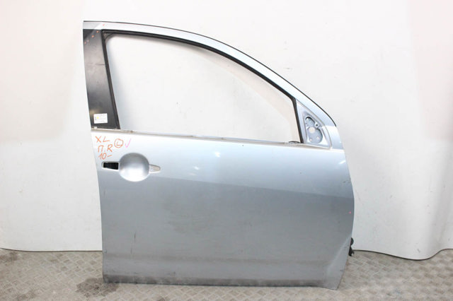 Пассажирская передняя дверь 5700A488 MITSUBISHI