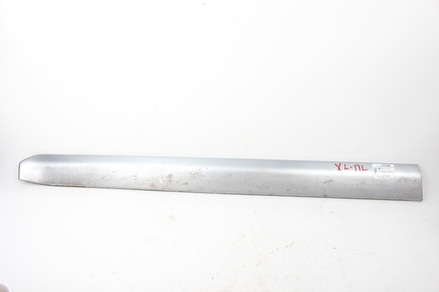 Накладка передней двери 5727A029 MITSUBISHI