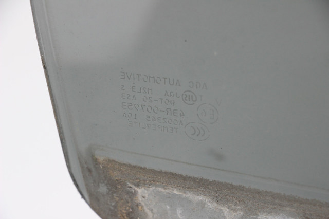 MITSUBISHI 5736A254 Стекло двери задней правой в наличии Одесса