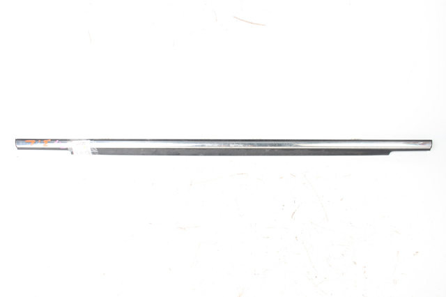 Молдинг заднего стекла, нижний 5757A003 MITSUBISHI