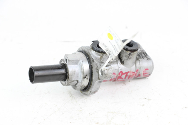 585102S201 HYUNDAI Цилиндр тормозной главный купить в Киев