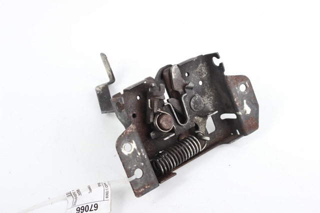 Замок крышки капота 5908A105 MITSUBISHI