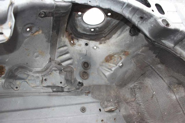 TOYOTA 6113212740 Стойка кузова передняя левая в наличии Ровно