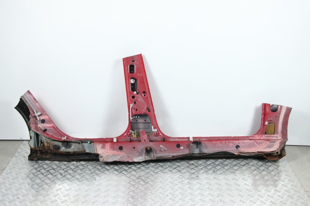Порог наружний левый 6131212370 TOYOTA