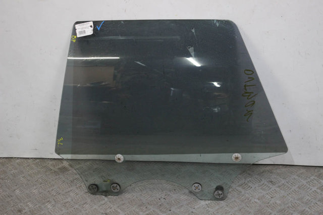 Стекло двери задней левой 62011AG010 SUBARU