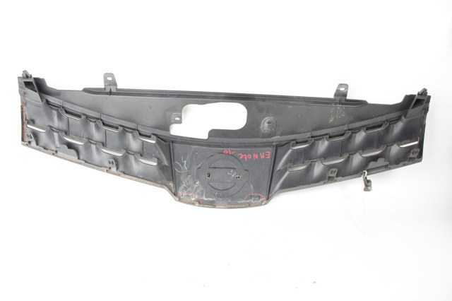 NISSAN 623109U000 Решетка радиатора в наличии Ирпень
