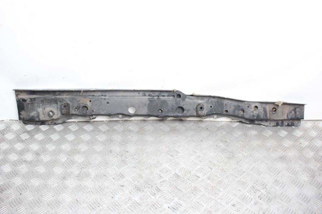 Рамка радиатора нижняя 625309U200 NISSAN