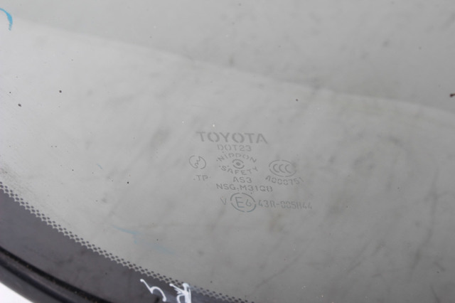 627100R010 TOYOTA Стекло кузова (багажного отсека) правое купить в Украина