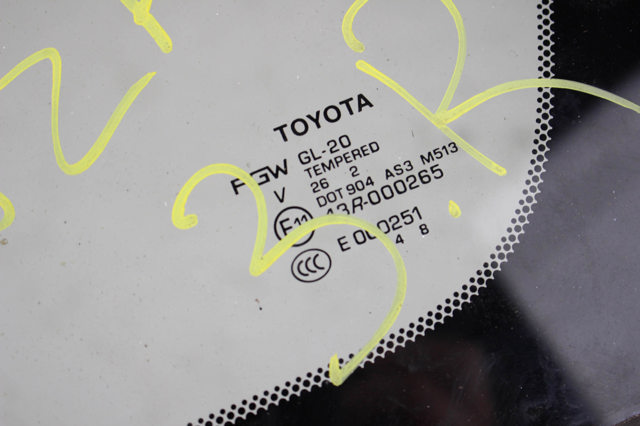 627100T010 TOYOTA Стекло кузова (багажного отсека) правое купить в Житомир