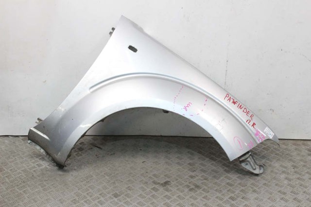 Крыло переднее правое 63100EB330 NISSAN