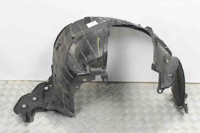 Правый подкрылок переднего крыла 63840JG30A NISSAN