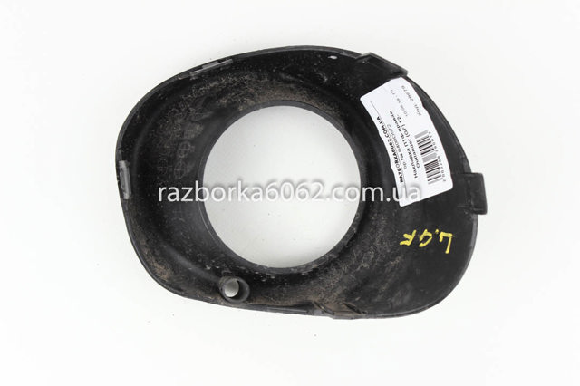 Ободок (окантовка) фары противотуманной правой 6400D572 MITSUBISHI