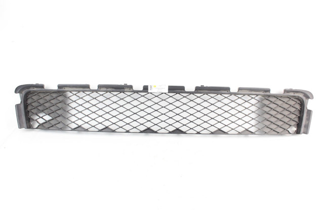 Решетка бампера переднего 6402A218 MITSUBISHI