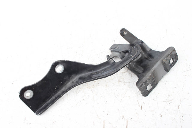 Правая петля капота  65400JG000 NISSAN