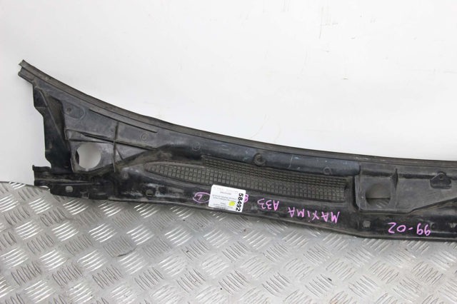 NISSAN 668102Y900 Решетка дворников в наличии Одесса