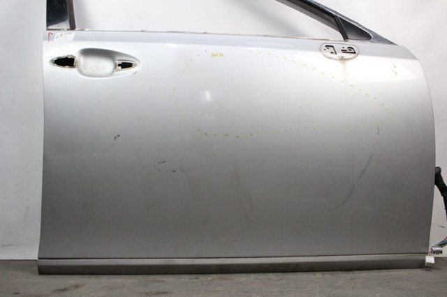Пассажирская передняя дверь 6700133180 TOYOTA
