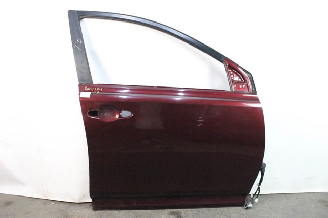 Пассажирская передняя дверь 6700142150 TOYOTA