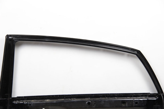 Дверь задняя в сборе 67003AC030 TOYOTA